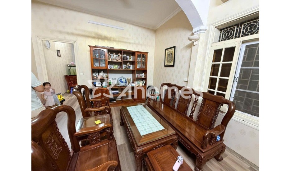 Bán nhà phố Hoàng Văn Thái — Mặt tiền 8m, 80m², ô tô vào nhà, giá chỉ hơn 200tr/m²
